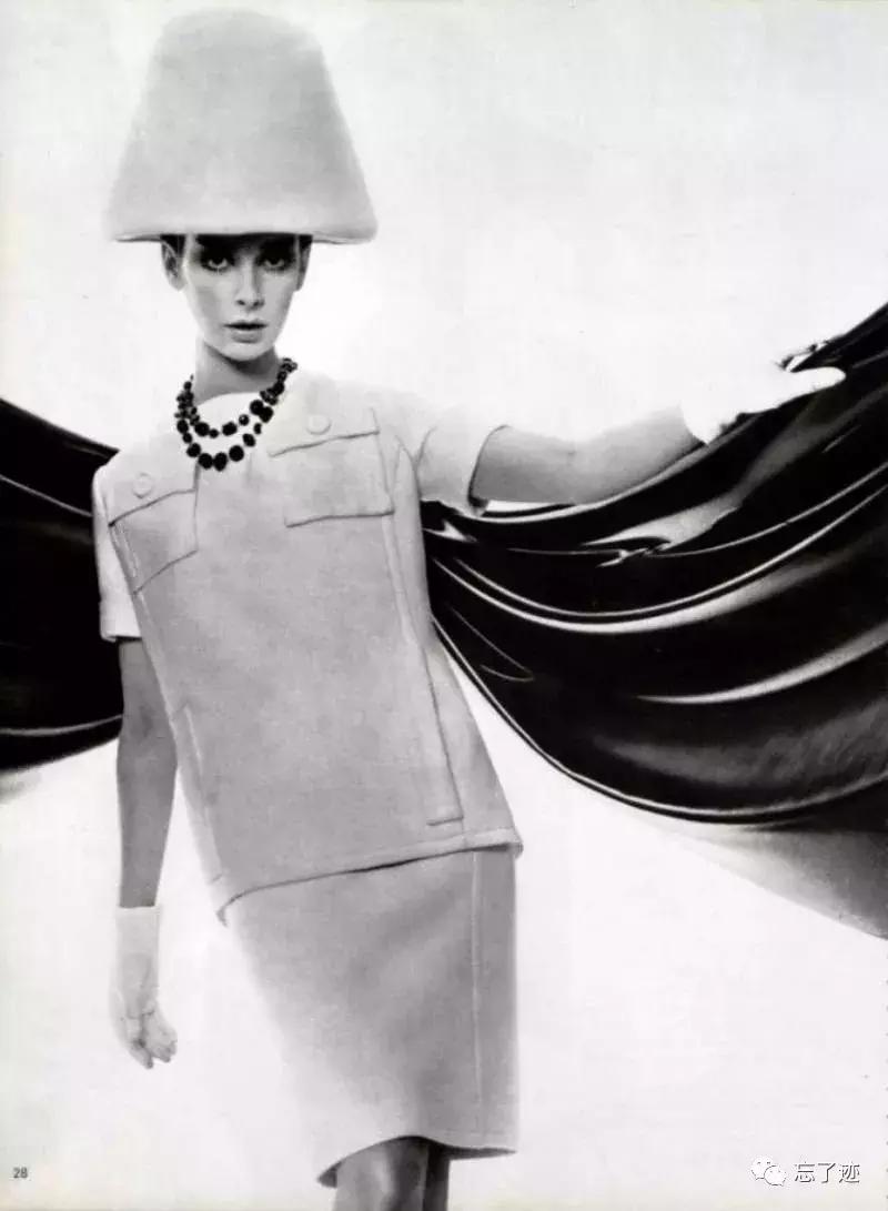 太空时代服装图片,太空科学实验服