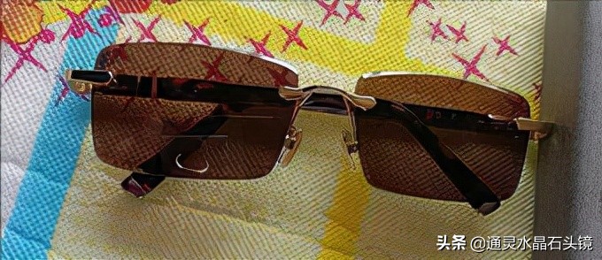 水晶玻璃是不是智商税,水晶镜片是不是智商税