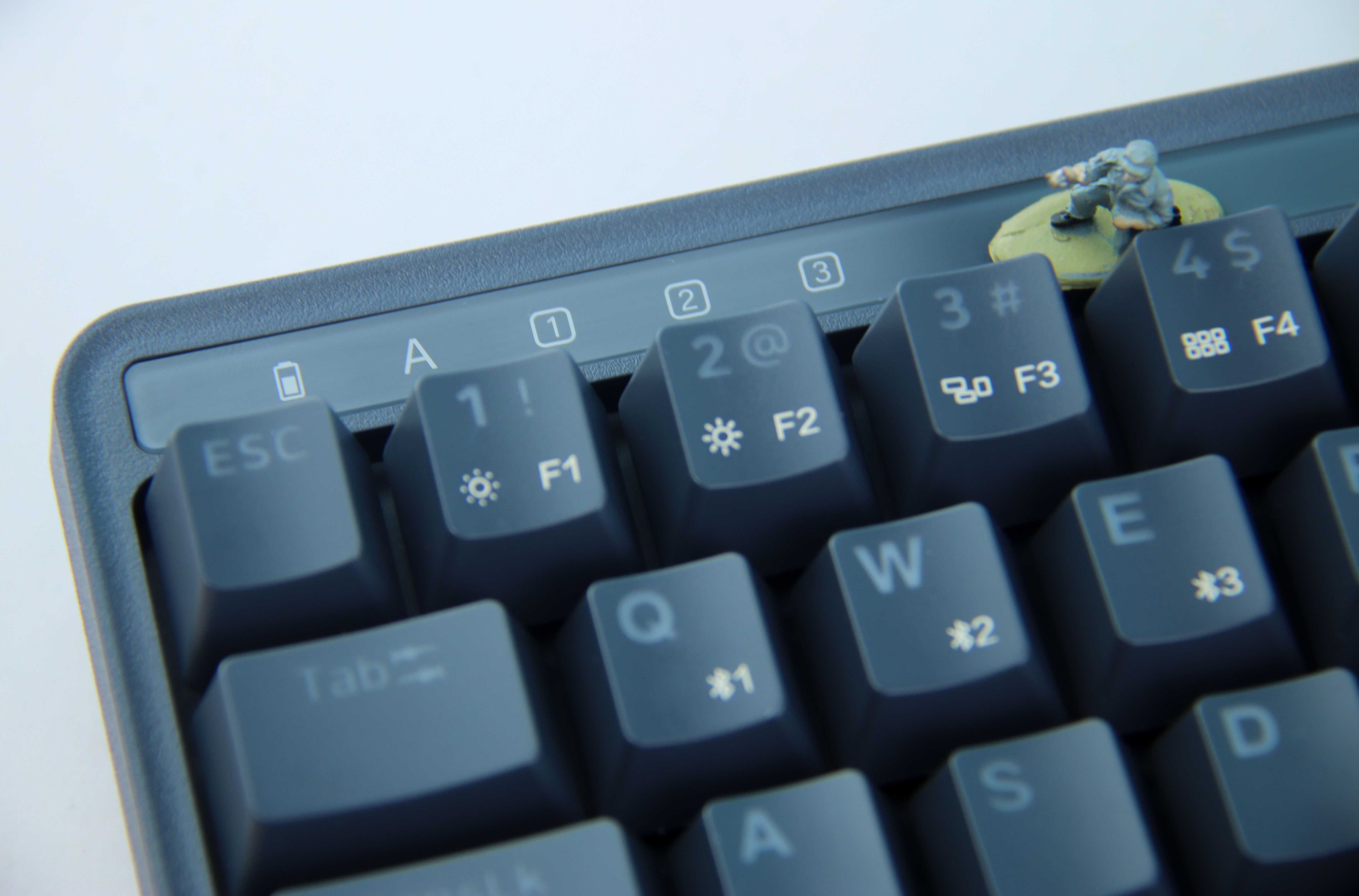 绫崇墿pop鏈烘閿洏z680c,绫崇墿artz830涓夋ā鏈烘閿洏涓婃墜浣撻獙