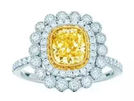 戒指只有一人戴,戒指很多人试戴