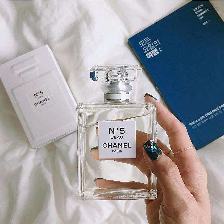 玛丽莲梦露喜欢迪奥还是香奈儿,香奈儿五号玛丽莲梦露广告词