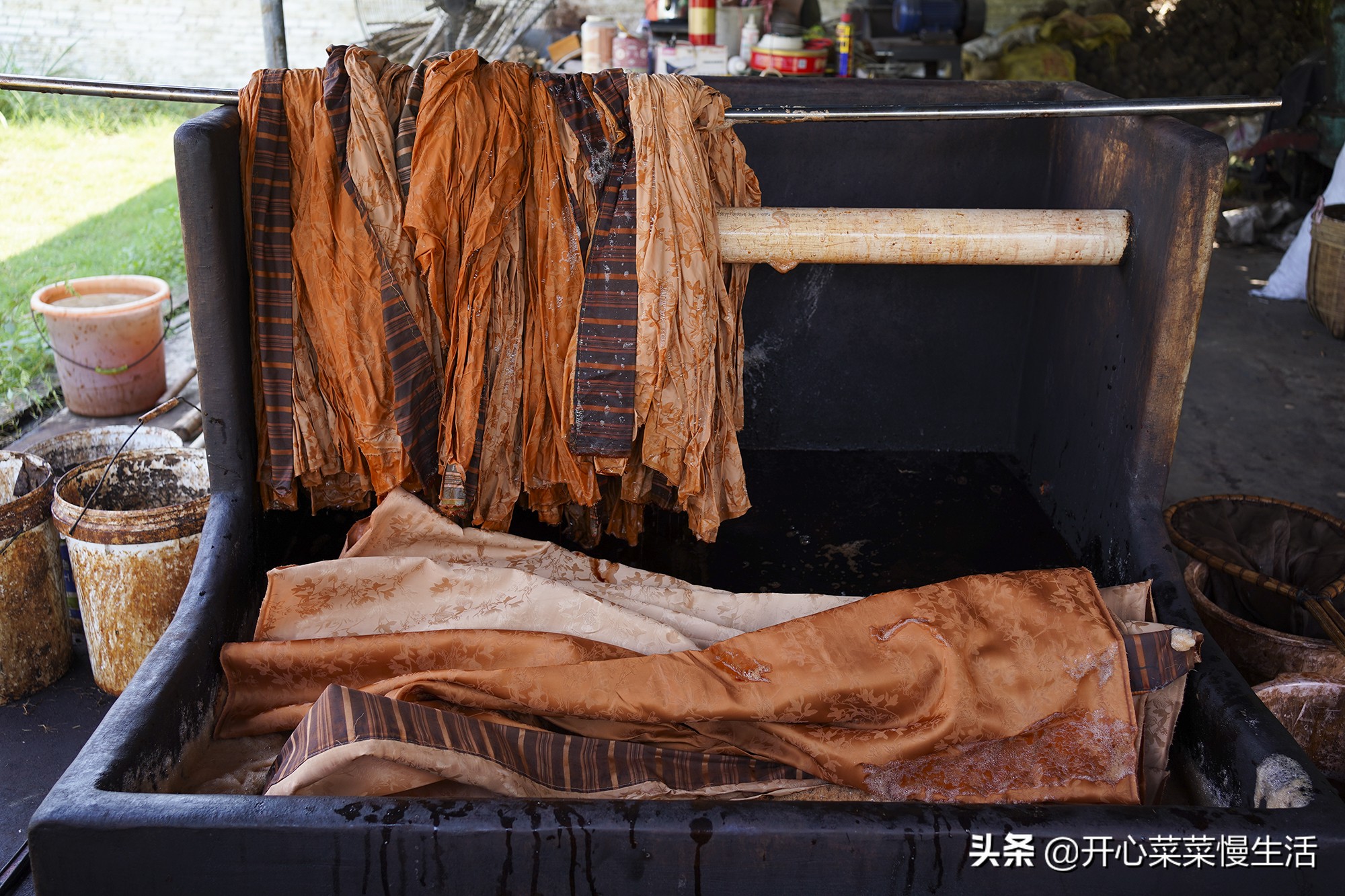 100%的香云纱桑蚕丝套装民国款,穿民国香云纱的女人