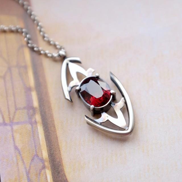 石榴石属于什么档次的宝石类型,石榴石最顶级的叫什么