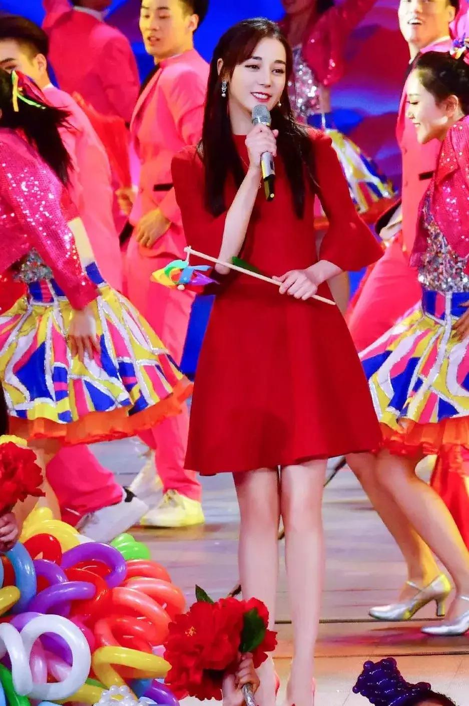 女明星怎么那么好看,中国女星春晚造型