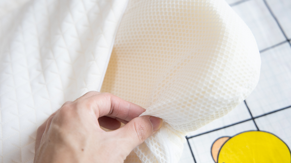 妈妈们都给宝宝枕什么样的枕头呢,什么枕头透气性最好适合宝宝枕