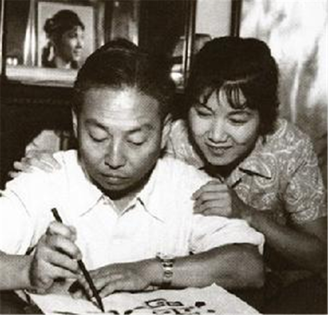 鑰佽垗鍚寸鍏夋柊鍑ら湠,鍚寸鍏夋柊鍑ら湠鐩告俊浠ユ搏