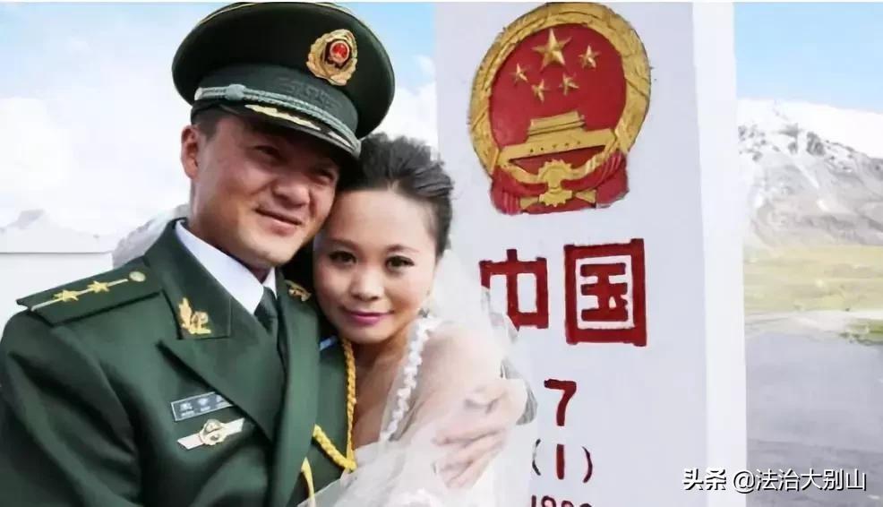 什么是国徽照片,什么是国徽徽章素材