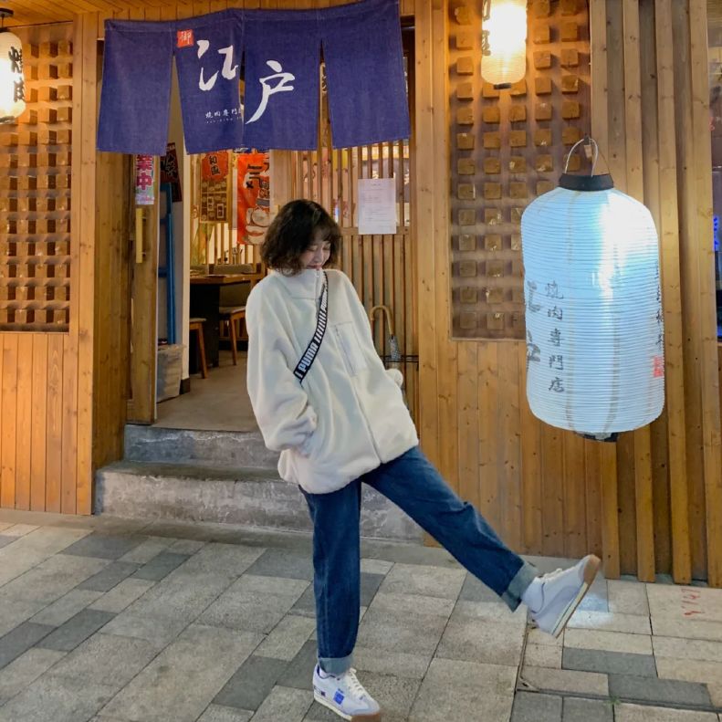 女的穿什么运动鞋好看,日常穿运动鞋推荐女