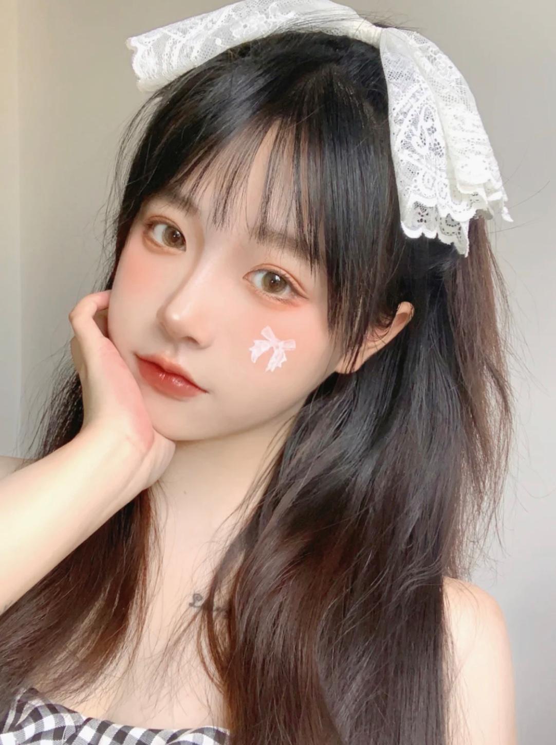 散粉蜜粉粉饼定妆喷雾的区别,夏天定妆用散粉还是喷雾还是粉饼