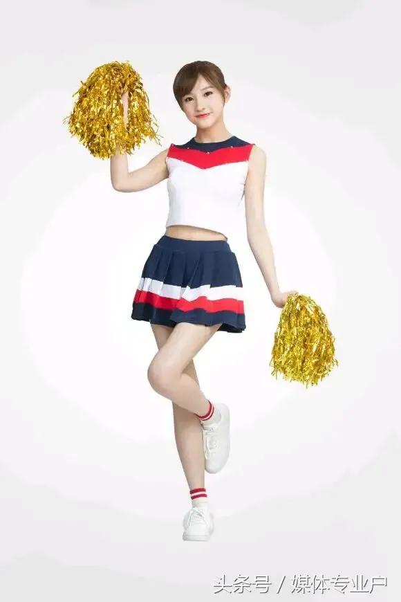 马凡舒首次主持天下足球,央视足球主持马凡舒