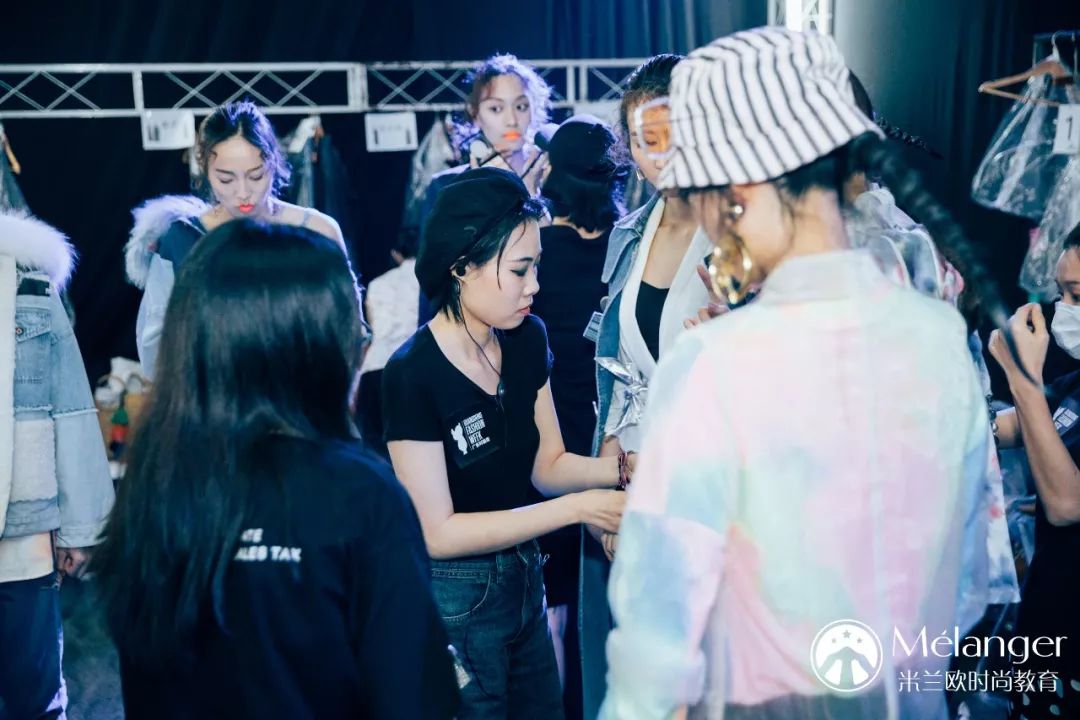 zara也能穿出高级,zara怎么穿出复古感