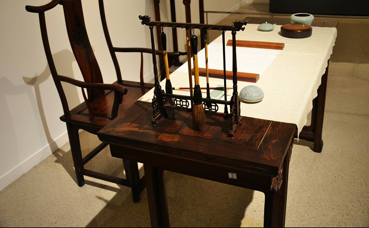 文房四宝是指哪四样出自哪里,文房四宝砚台出自哪个地方