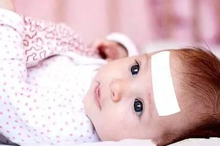 家长孩子发烧了怎么安慰,孩子发烧时家长注意事项