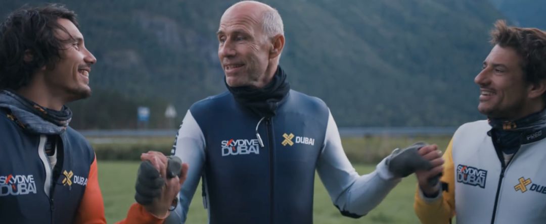 迪拜土豪新玩具无人机送你上天,迪拜喷气机起飞