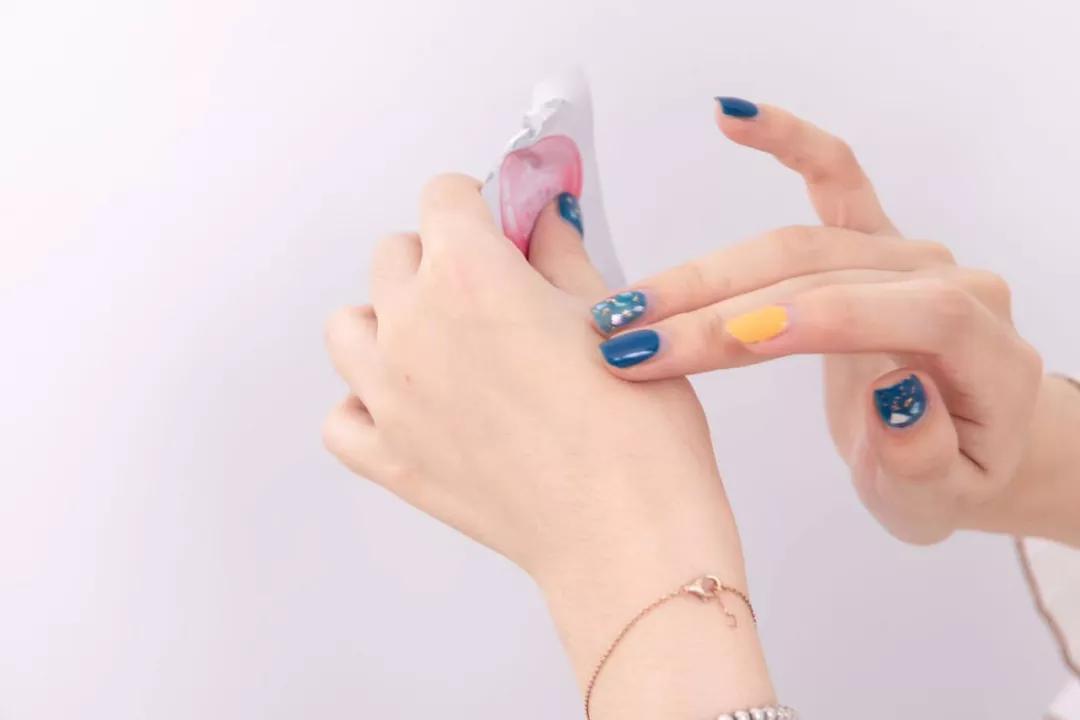 2块钱的它、竟然能亮白、祛痘印、淡斑！？太神奇了！