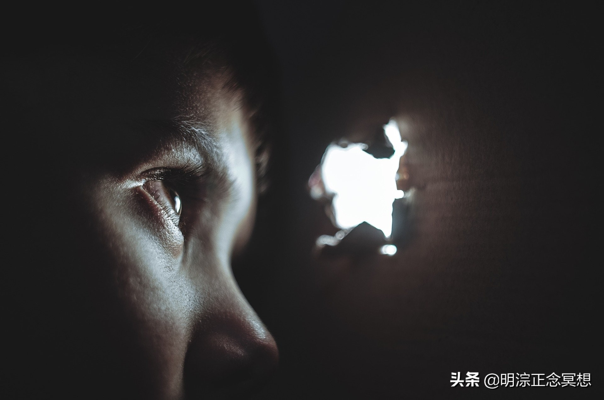 「明淙千问(37)」在生活中把自己逼得很紧怎么办?