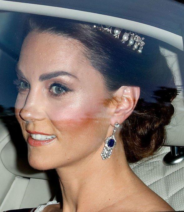 英国王室的珠宝宝藏,英国王室梅根看王室珠宝