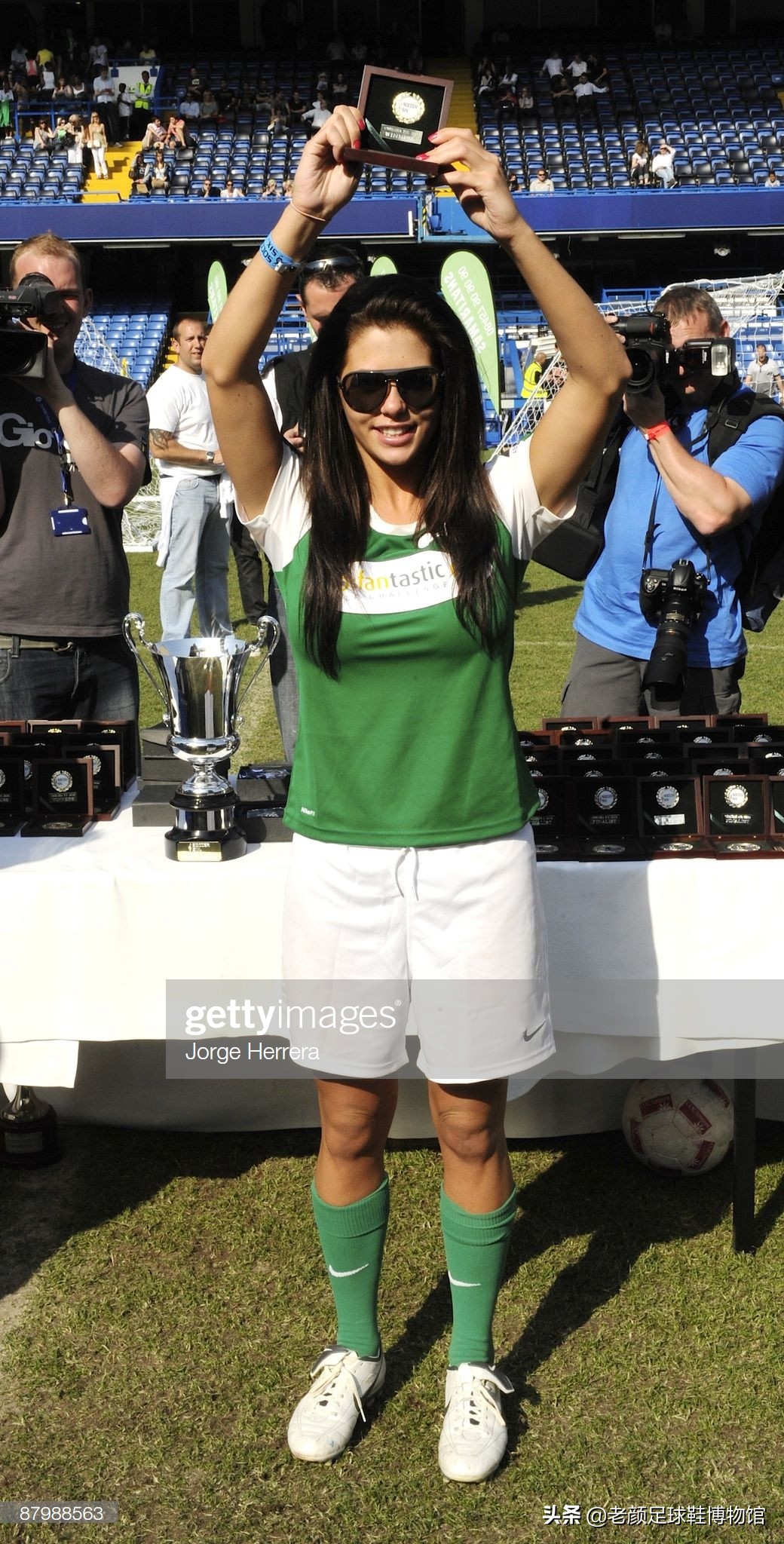 英格兰足球史上最惨的一次,英格兰足球第一人