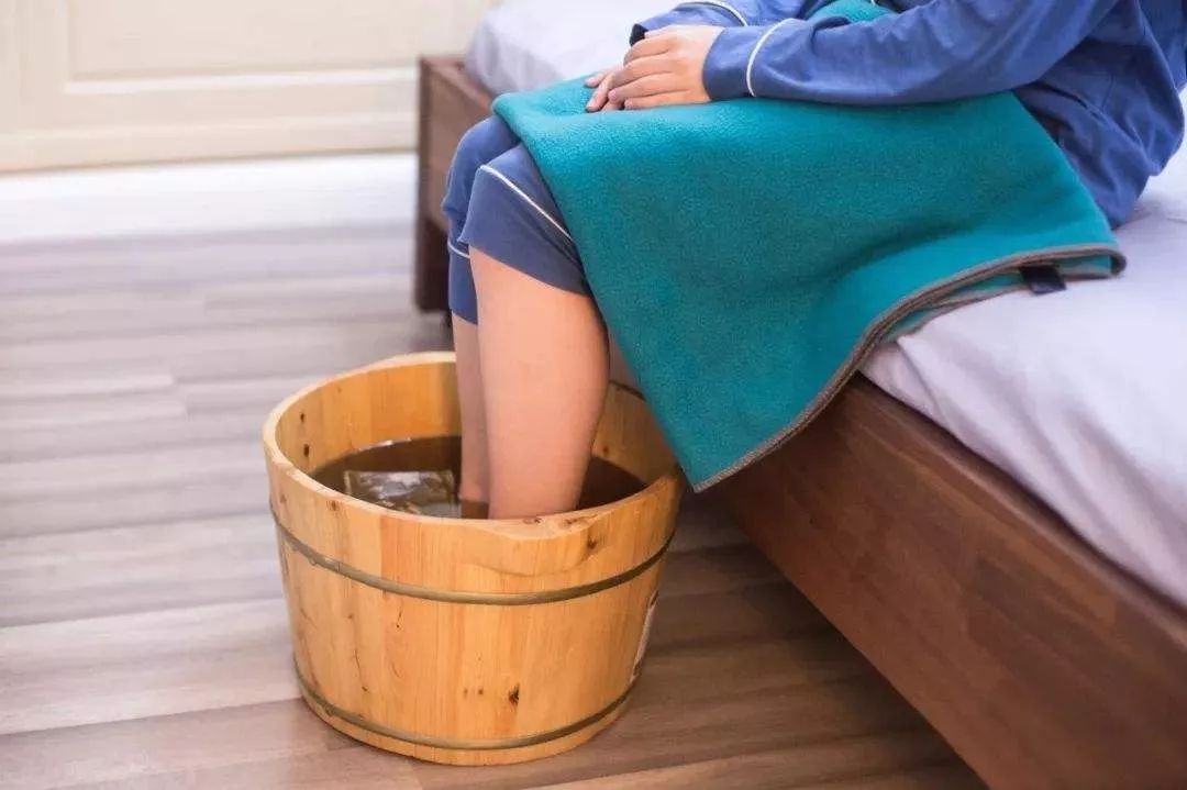 泡脚好处多怎么泡效果最好,每天泡姜水泡脚有好处吗