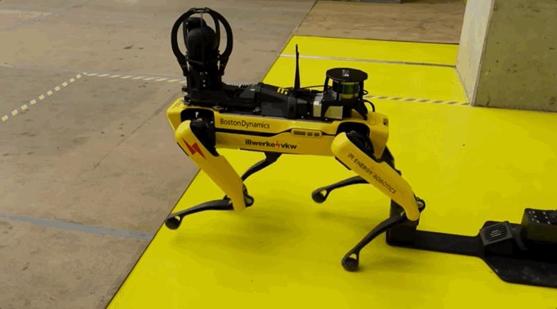 波士顿动力机器狗视频大全,波士顿动力打工机器狗
