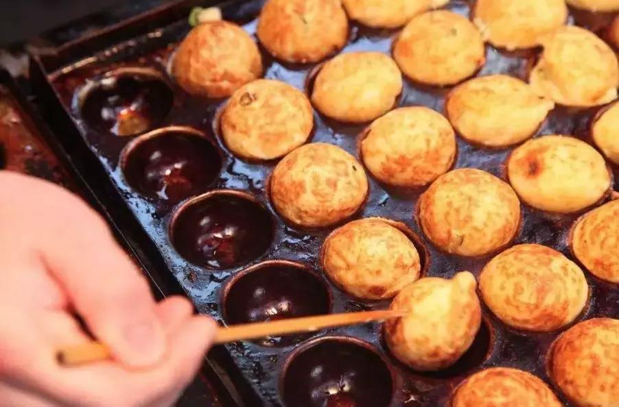 天津特色美食天津煎饼果子 (天津风味小吃三绝)