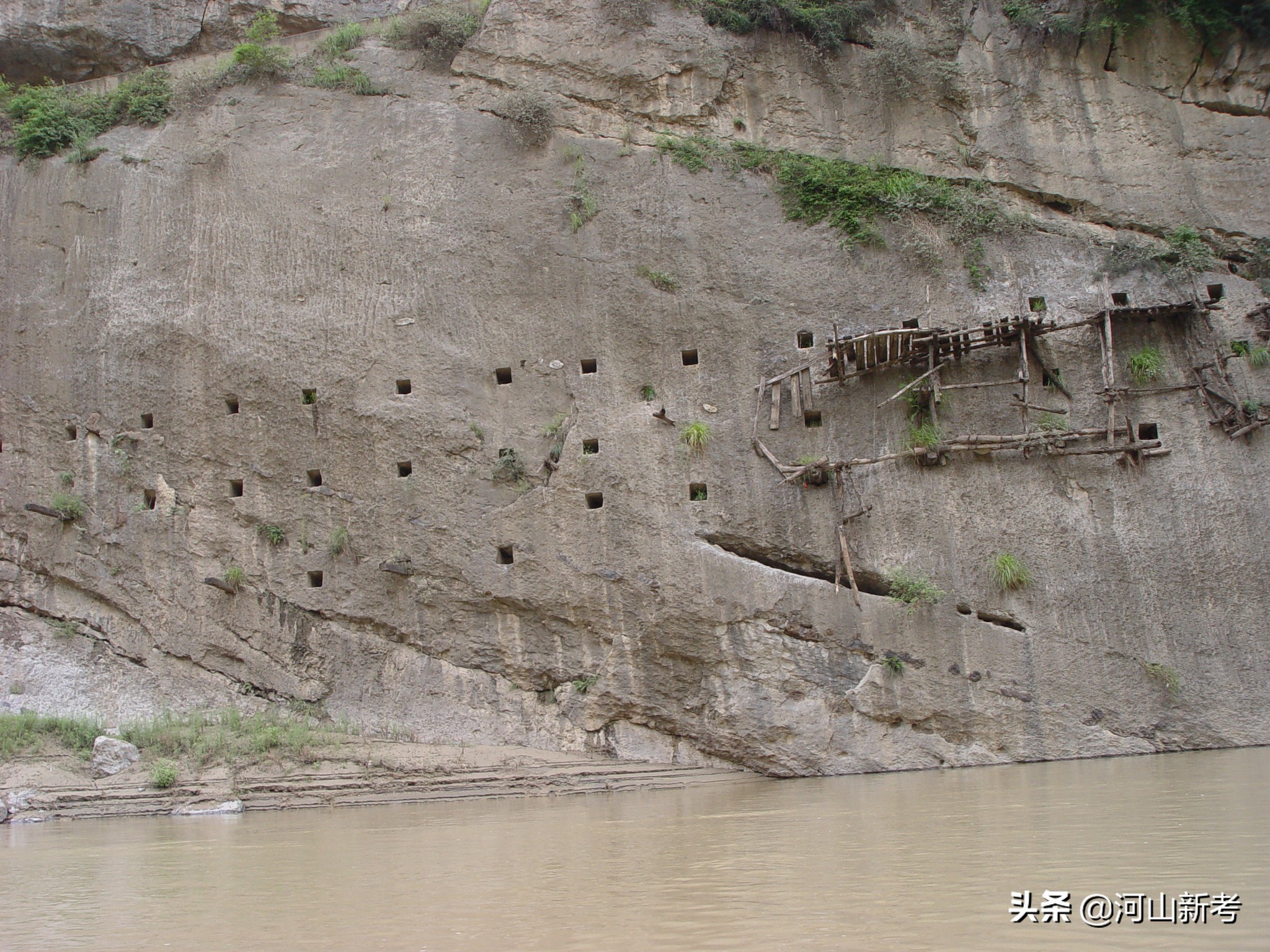 古栈道是如何修建的,古栈道是怎么建造的