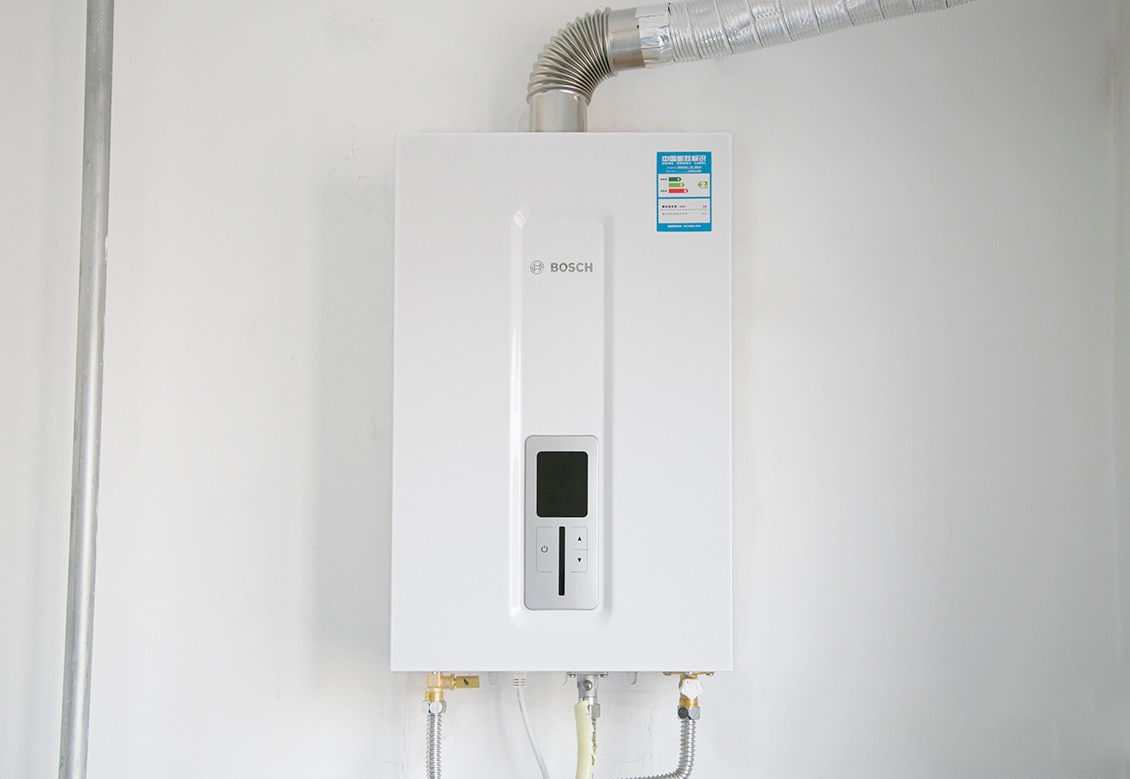 燃气热水器真的比电热水器好用吗,电热水器没燃气