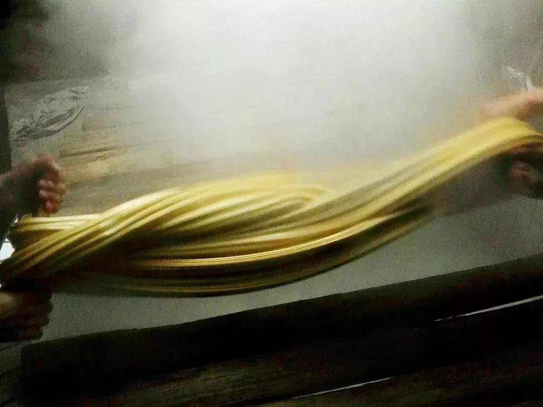 琼锅糖是陕西的吗,陕西琼锅糖是什么油做的