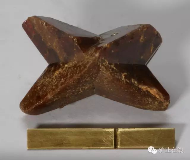 常见的矿物岩石有哪些,4种最常见于岩石里的矿物