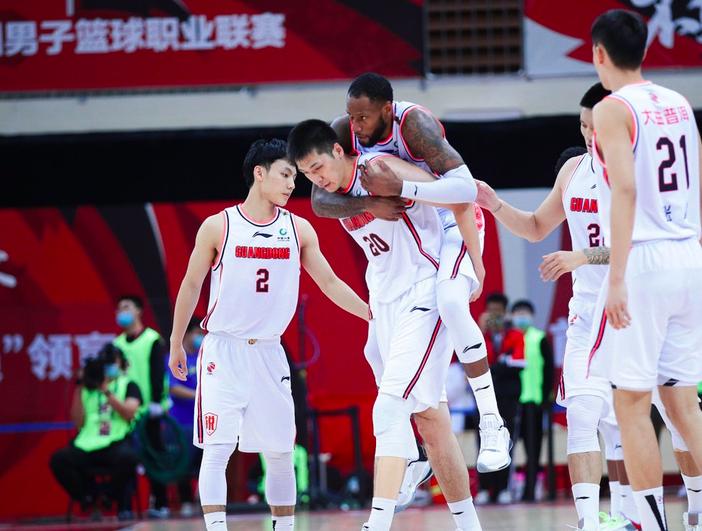 京媒再议广东官微发声：挑拨球迷对立很无聊，一支火把捅进油库里