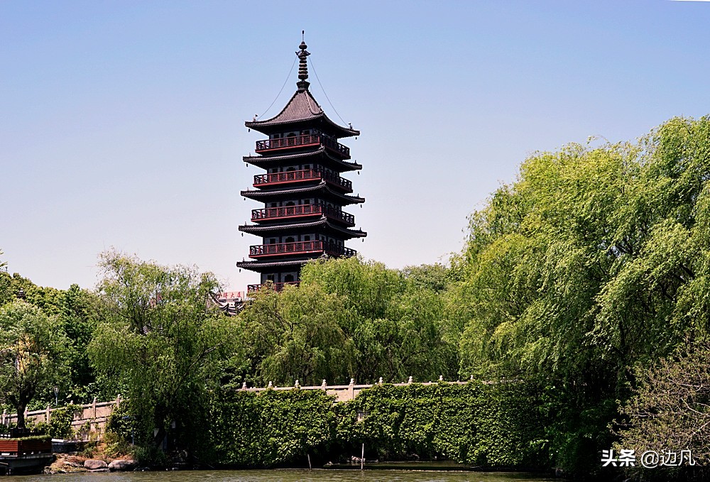 南湖是浙江三大名湖之一,嘉兴南湖三大名湖