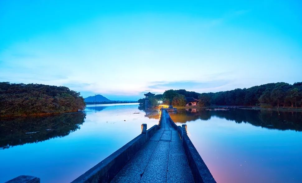 绍兴酒吧一条街在哪里,绍兴市酒吧一条街