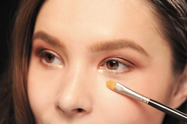 眼袋怎么消除七个小妙招,眼袋怎么消除简单方法0成本