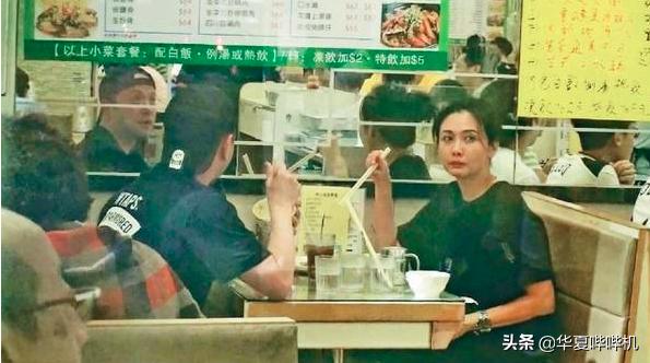 腼腆富豪追求女生,低调富豪与拜金女相亲视频