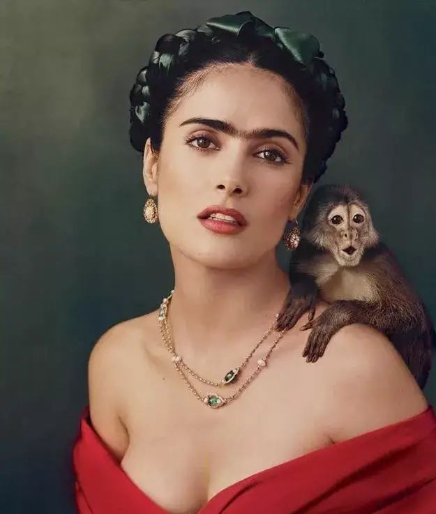 全球第一美胸到gucci老板娘，43岁身价超2300亿，她究竟有多美？