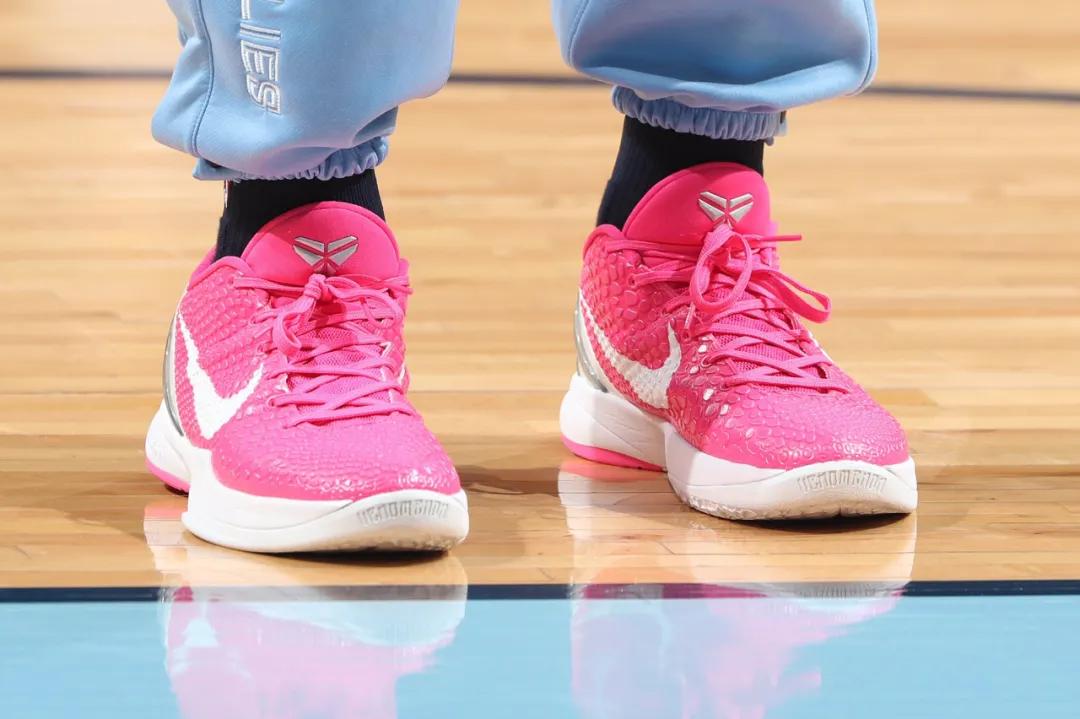 莫兰特上脚kobe4橙色,莫兰特上脚过的kobe球鞋