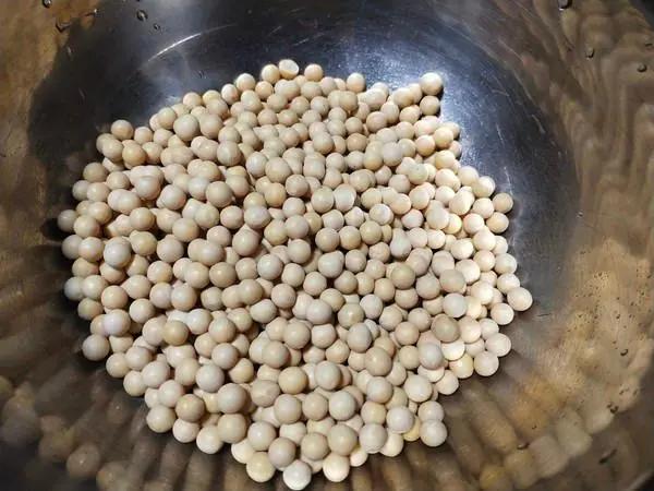 农村大叔卖早餐1元1碗,60岁大爷摆摊30年一天能卖几百碗