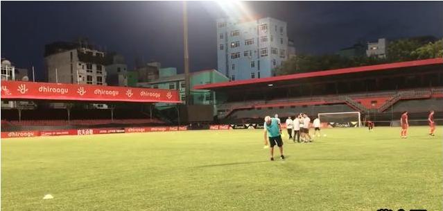 风景美如画，硬件豆腐渣。中国男足无惧小伎俩