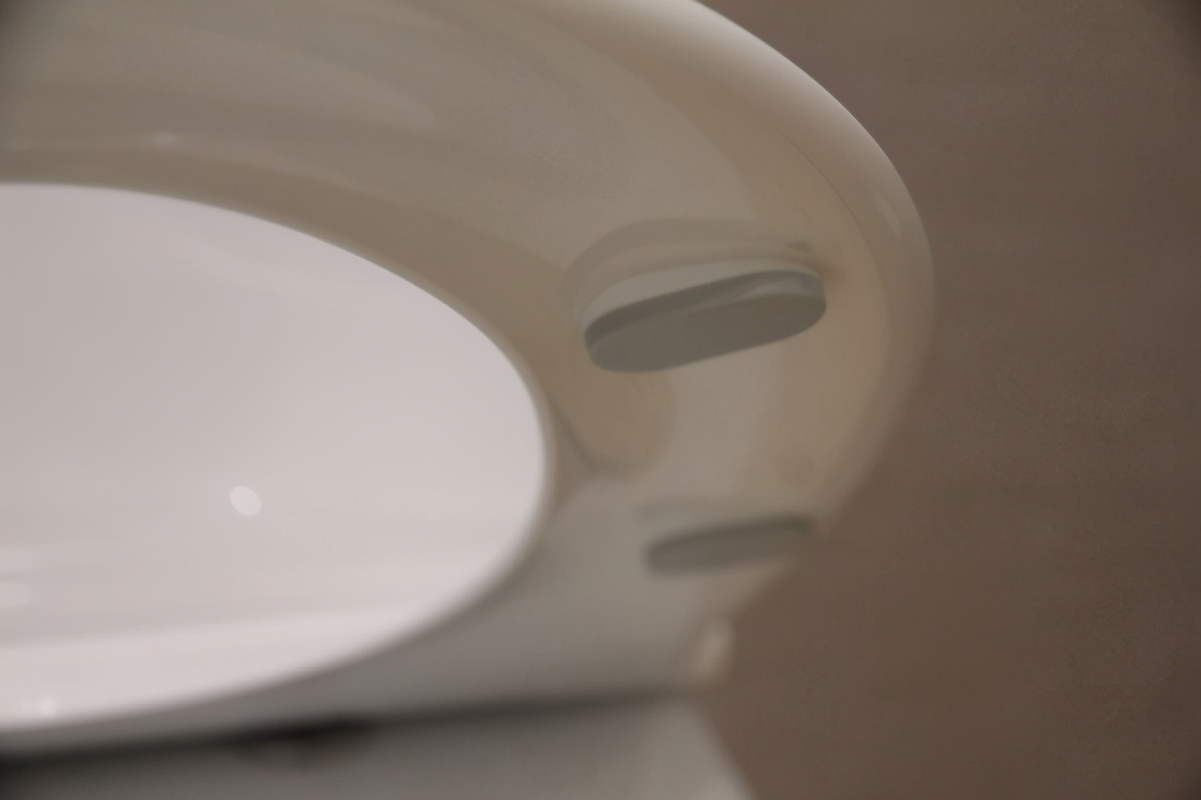 恒洁超旋风坐便器冲力测试,恒洁坐便器普通和超旋风的区别