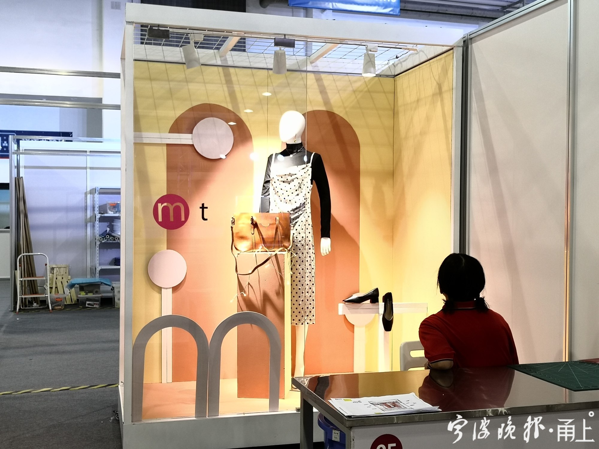 桥下拉吊环比赛直播,桥吊比武视频