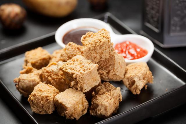 为什么臭豆腐好香,为什么臭豆腐吃起来臭闻起来香