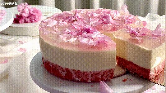 甜品樱花慕斯蛋糕,美到窒息的巧克力甜品