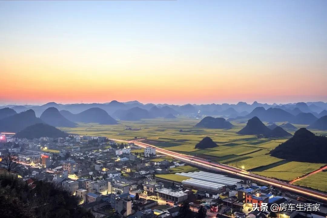 金黄的油菜花让你留连忘返,春季打卡好地方油菜花开醉游人