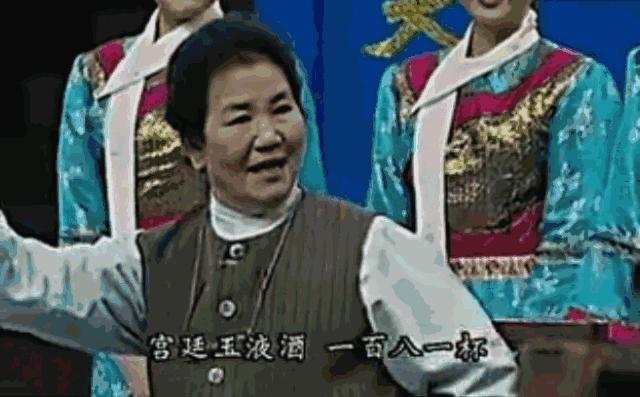 连登春晚24年现状,连登春晚8年走红后却回归家庭