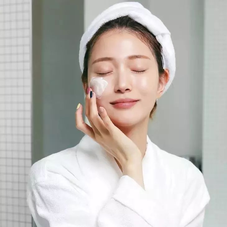 王鸥露背照片,王鸥最新露背写真