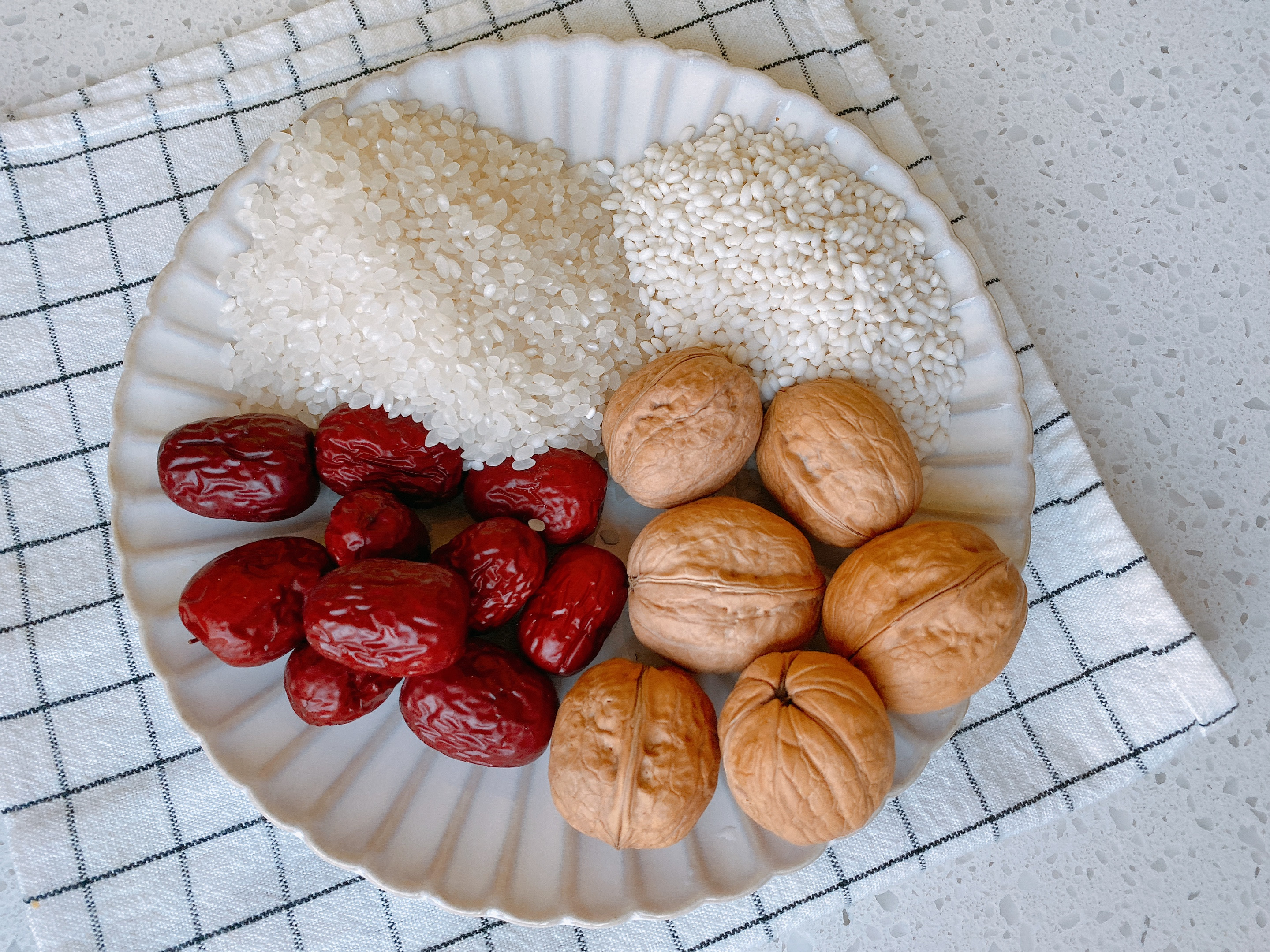 冬天多喝什么粥比较好,冬天喝这4种粥养胃还瘦身