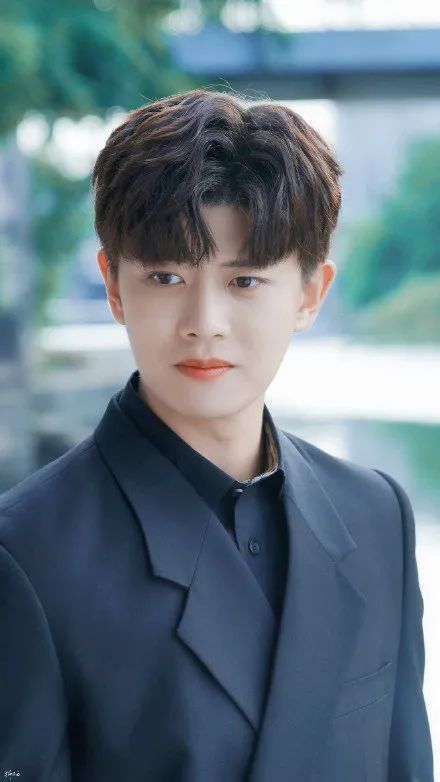 从天津会计到伦敦名媛的变身