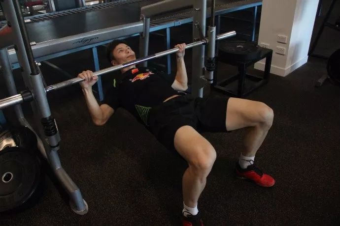 高远球如何正确发力,反手高远球的关键点