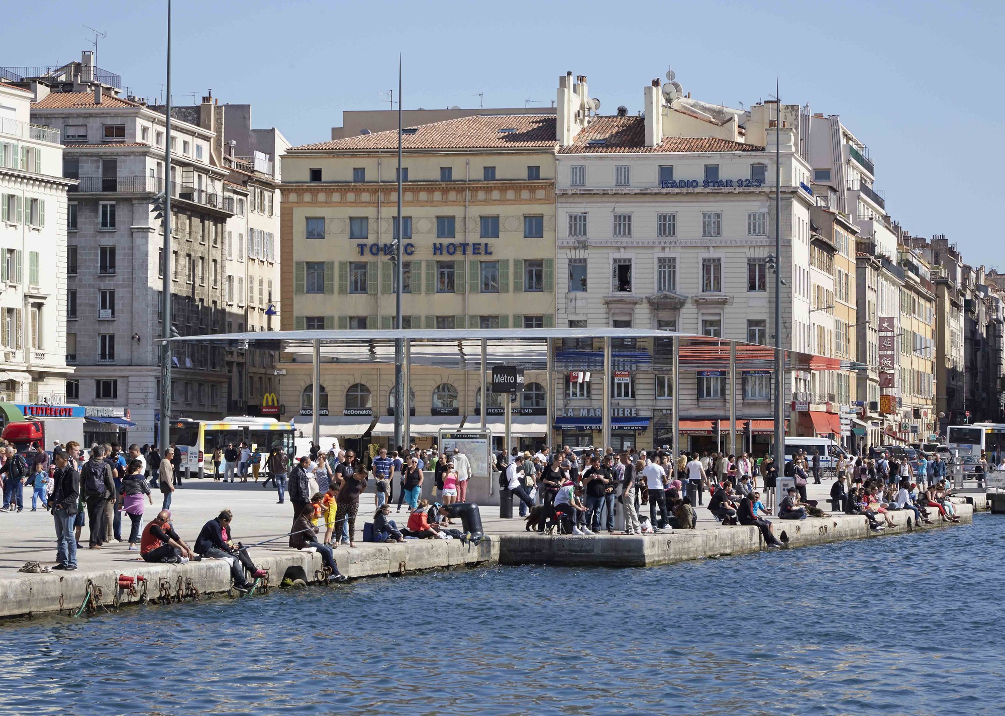 一座以偷窃闻名的城市，却被法国写进*歌国**，它到底有什么魅力？