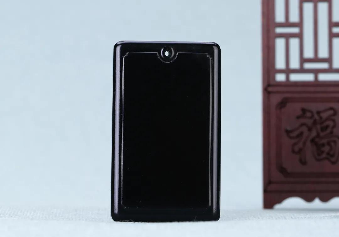 一块墨玉原石多少钱,这块翡翠原石值多少